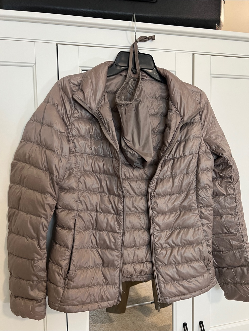 Uniqlo Lightweight Quilted Jacket in Taupe/Greyish Brown